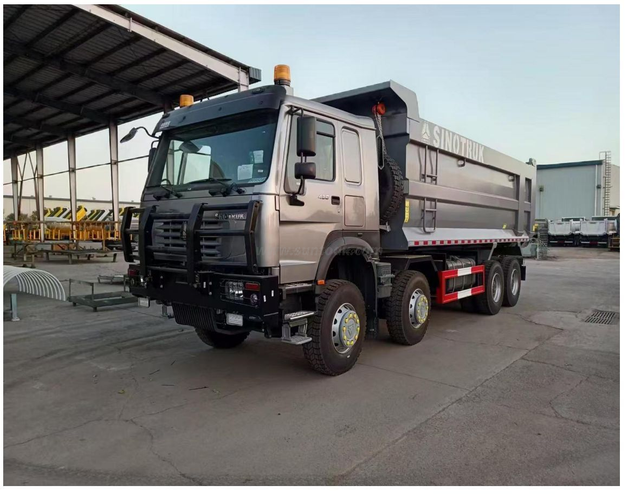 High Power HOWO Series 371HP Four Axle Dump Tipper Mine Haulage Lorry