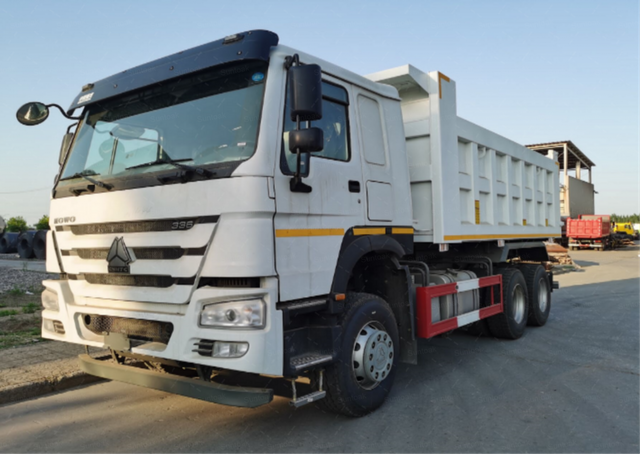 SINOTRUK HOWO 6 by 4 TIPPER TRUCK 340Hp Euro II 1